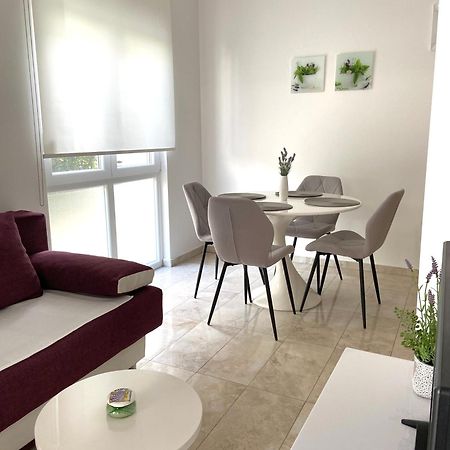 Apartmani Villa Adriatic Vir Εξωτερικό φωτογραφία