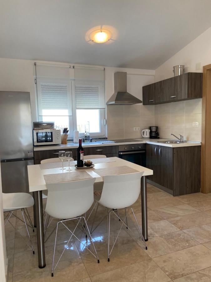 Apartmani Villa Adriatic Vir Εξωτερικό φωτογραφία