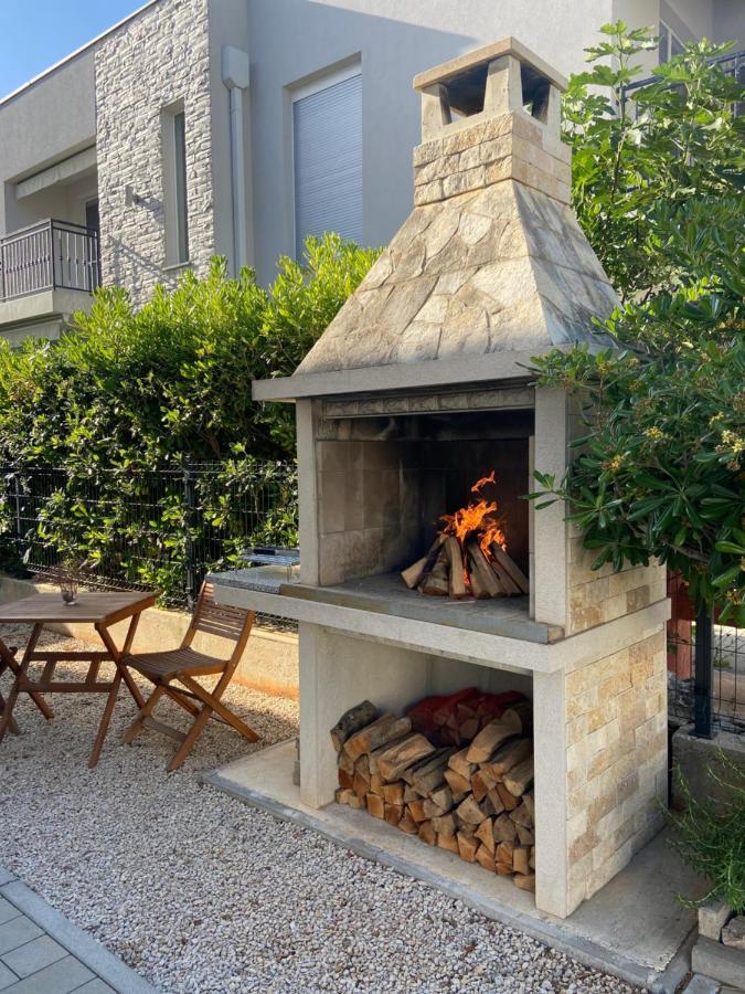 Apartmani Villa Adriatic Vir Εξωτερικό φωτογραφία