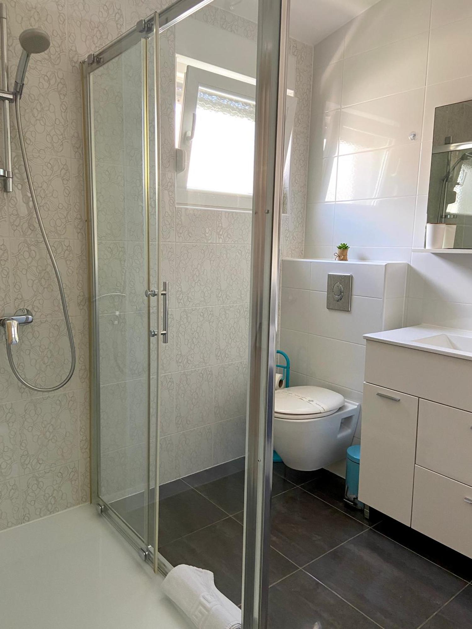 Apartmani Villa Adriatic Vir Εξωτερικό φωτογραφία
