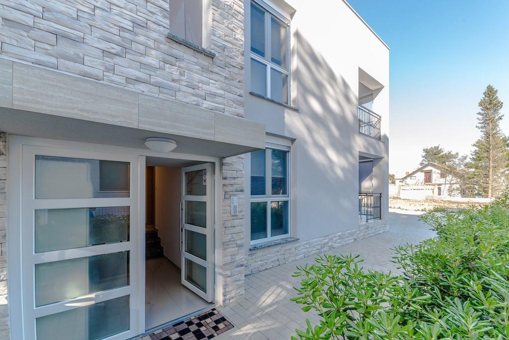 Apartmani Villa Adriatic Vir Εξωτερικό φωτογραφία