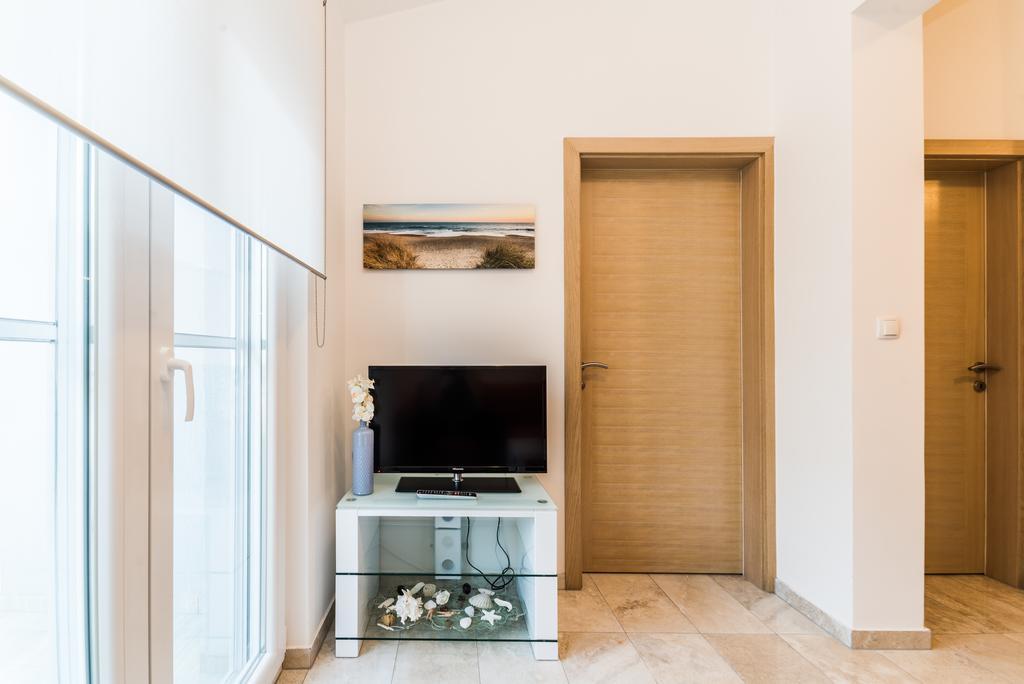 Apartmani Villa Adriatic Vir Εξωτερικό φωτογραφία